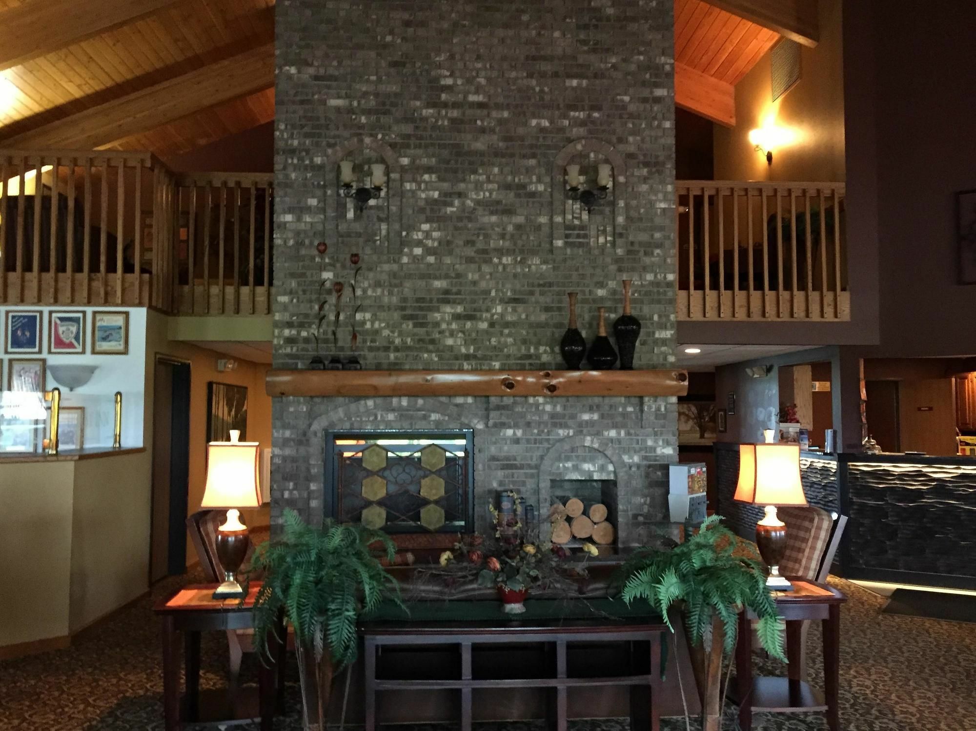 Best Western Derby Inn Eagle River Extérieur photo
